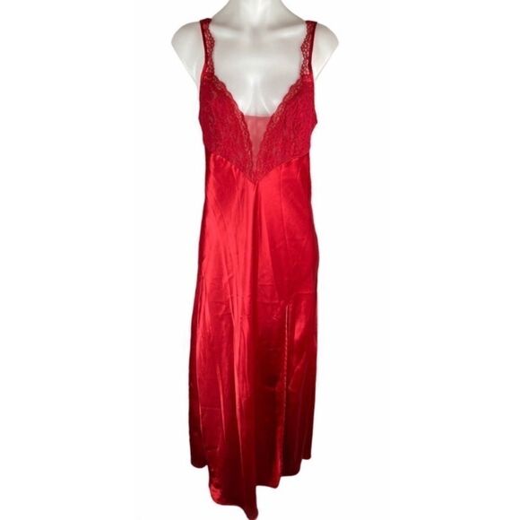 Vintage 90’s Victoria’s Secret long red slip chemise with lace detail
